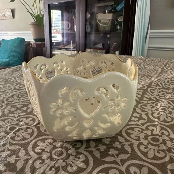 Lenox Eternal Hearts 5.5”‎ Pierced Round Bowl Scalloped Trim - 24k Gold - Picture 2 of 8